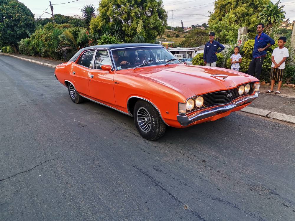 v8 cars