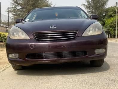 A picture of Extremely clean Lexus ES330 ac gear and engine in perfect