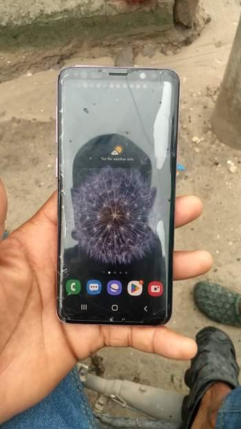 A picture of Samsung s9