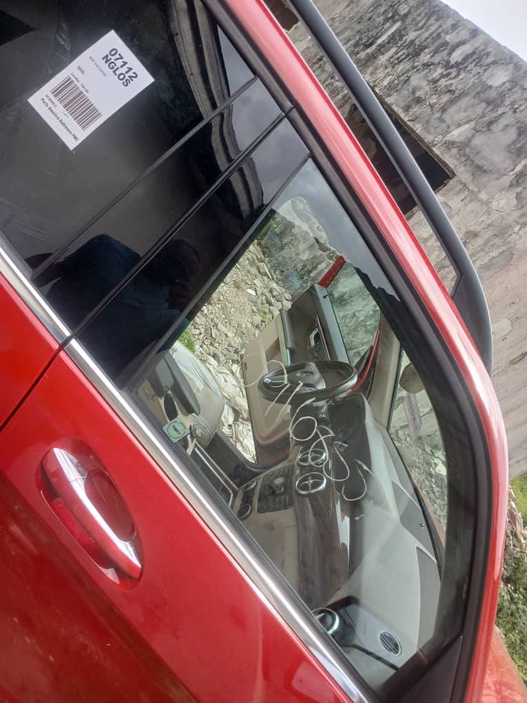A picture of Mercedes Benz GLK350
