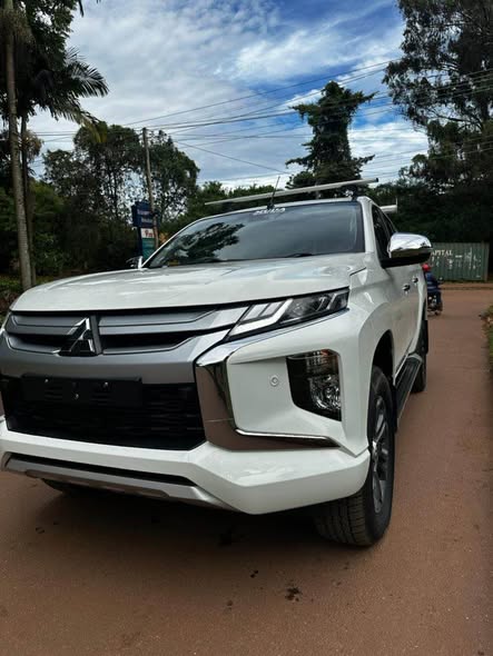 A picture of Mitsubishi Triton 2022