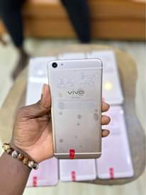 A picture of VIVO X7 PLUS GB128 RAM6 Battery 4000 mAh Capacity Bei