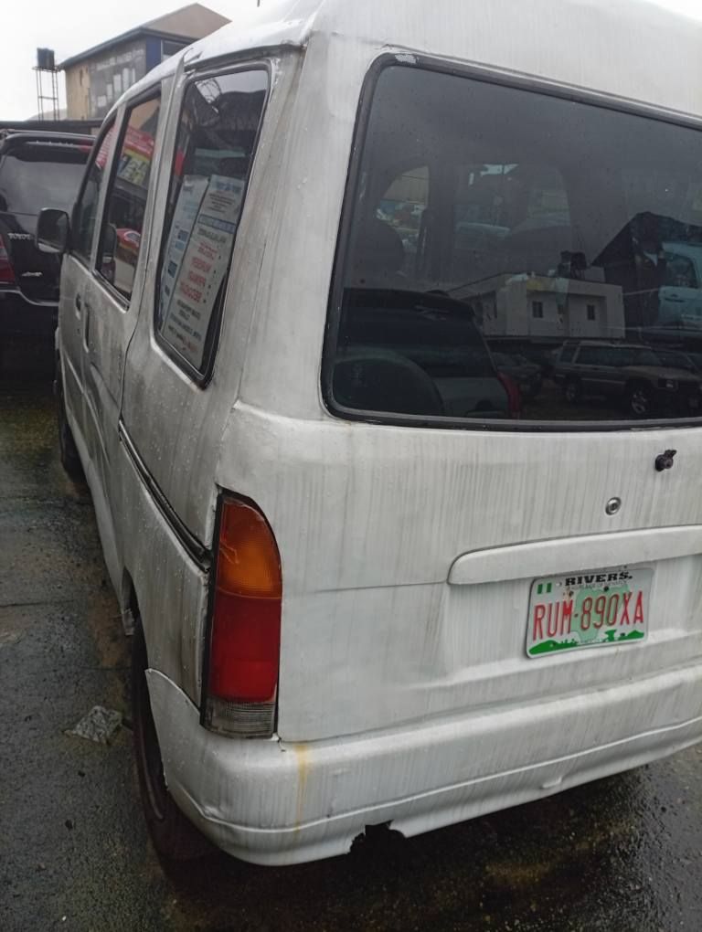 A picture of Hijet keke bus
