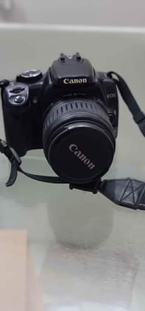 A picture of Canon EOS 400D Digital Condition clean from UK Battery life