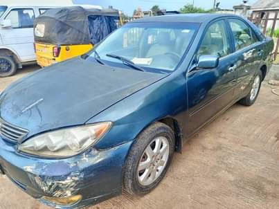 A picture of 2004 Camry v4