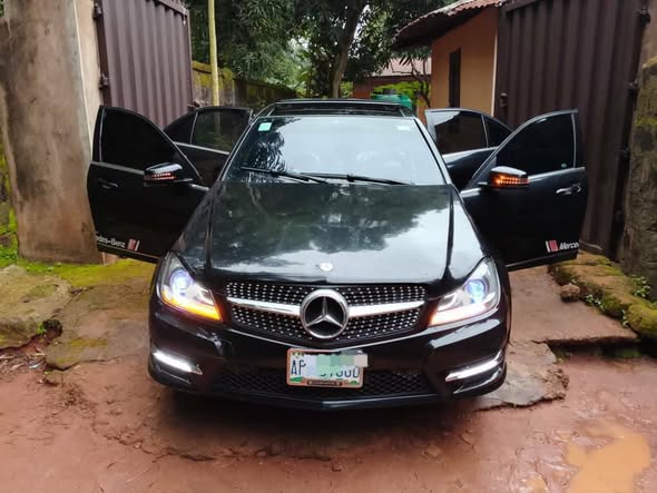 A picture of Mercedes Benz