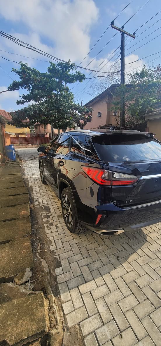 A picture of Lexus Rx350 2017