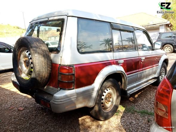 A picture of Mitsubishi 6 5m manual