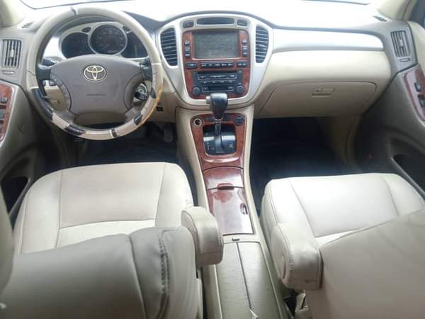 A picture of 2006 TOYOTA HIGHLANDER Nigerian used Perfect Gearbox Untempered Engine 3