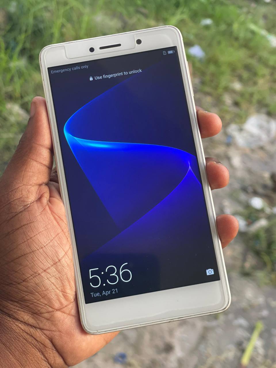 A picture of HUAWEI YR5