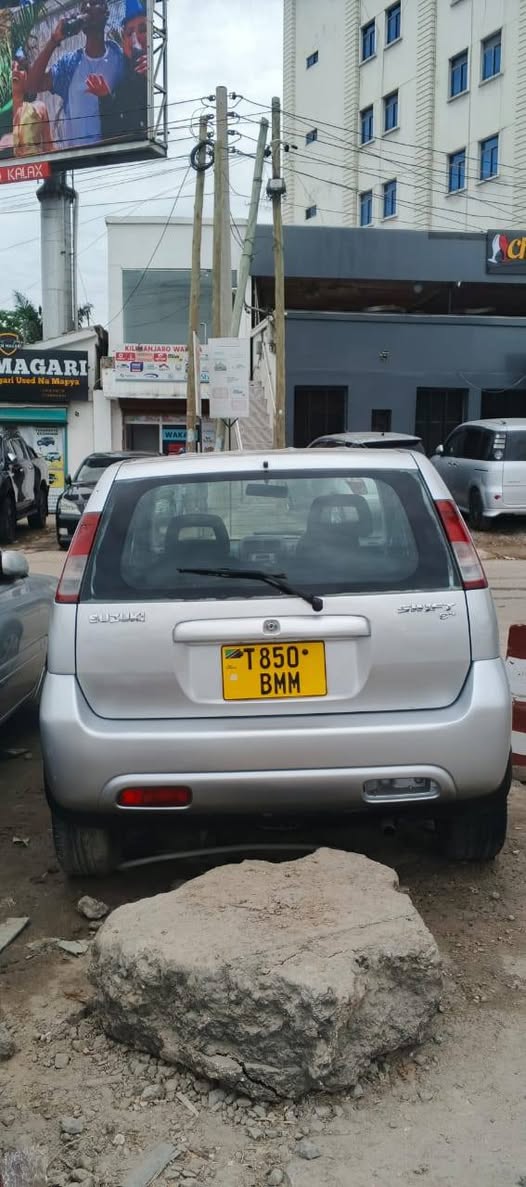 A picture of Suzuk swift price 6 5ml Call 0725 681 308