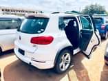 A picture of Tiguan Model 2014 Color white No plate series ubn 55m