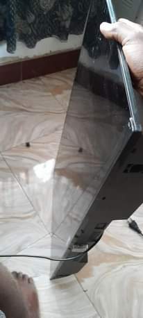 A picture of Tv ailyons inch 32 bado mpya risiti zake zote zipo