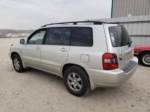 A picture of 2006 model Toyota Highlander The vehicle price is 1 5million