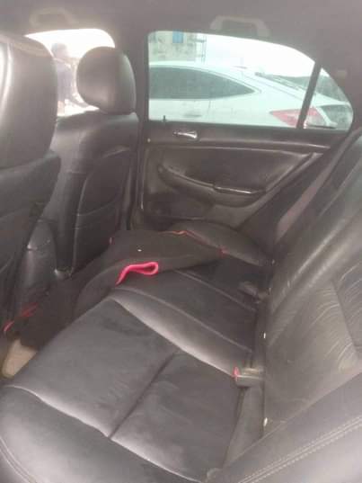 A picture of 2005 Honda Accord 8755