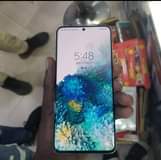 A picture of Samsung Galaxy S20 in good condition on sale at 680