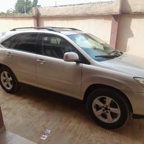 A picture of MONEY NEEDED THIS MORNING From Direct Owner Lexus rx 350