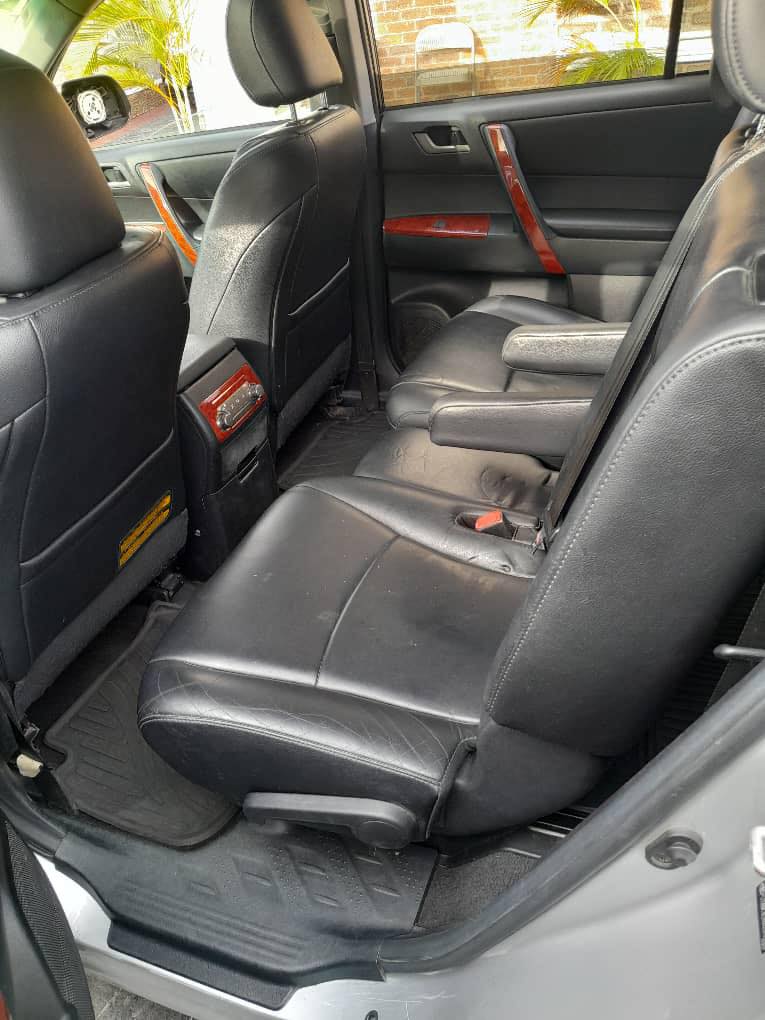 A picture of 2013 TOYOTA HIGHLANDER