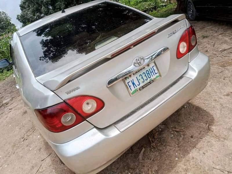 A picture of Belgium Standard Toyota corrolla 2006 Buy and drive with mortuary