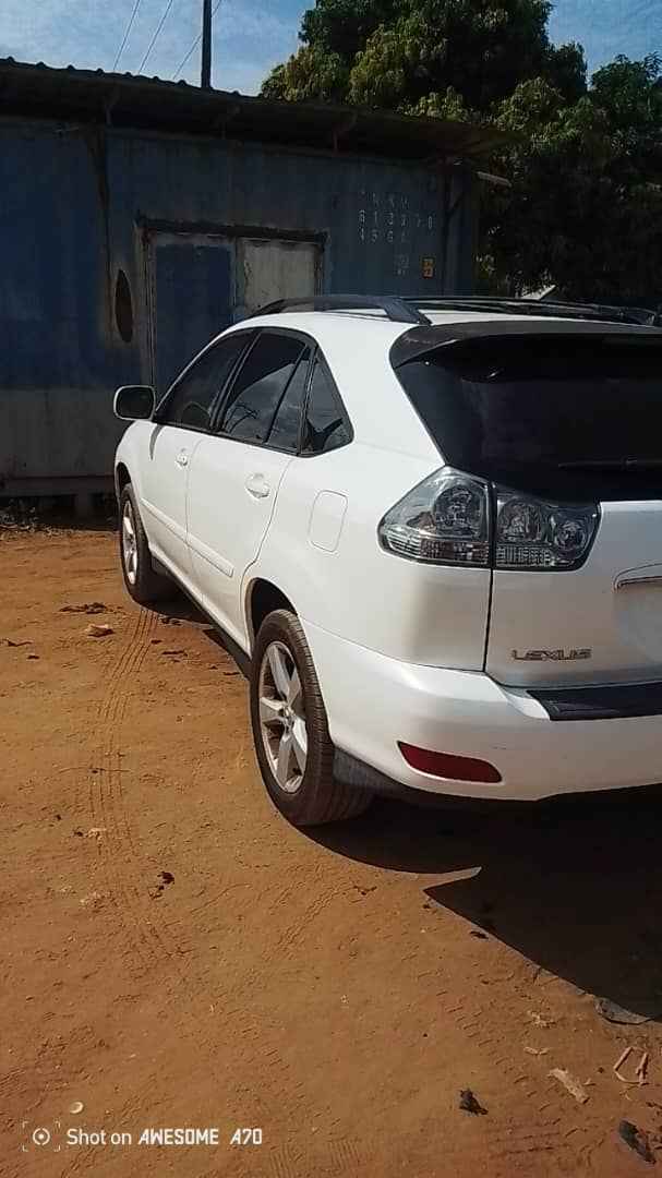 A picture of 2005 Lexus rx