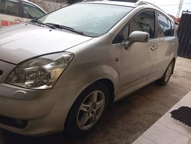 A picture of Just in 2006 MODEL Toyota Corolla verso Engine very silent