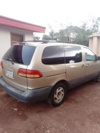 A picture of Oyaooo people that are pricing 400k for keke lucky you