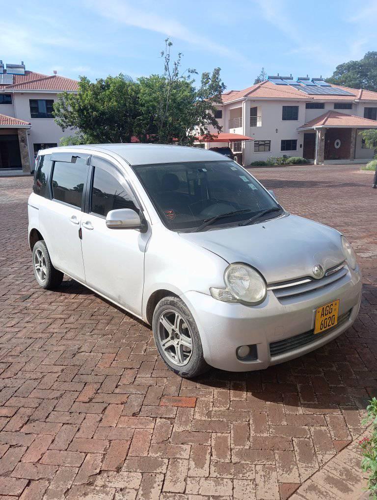 used toyota sienta