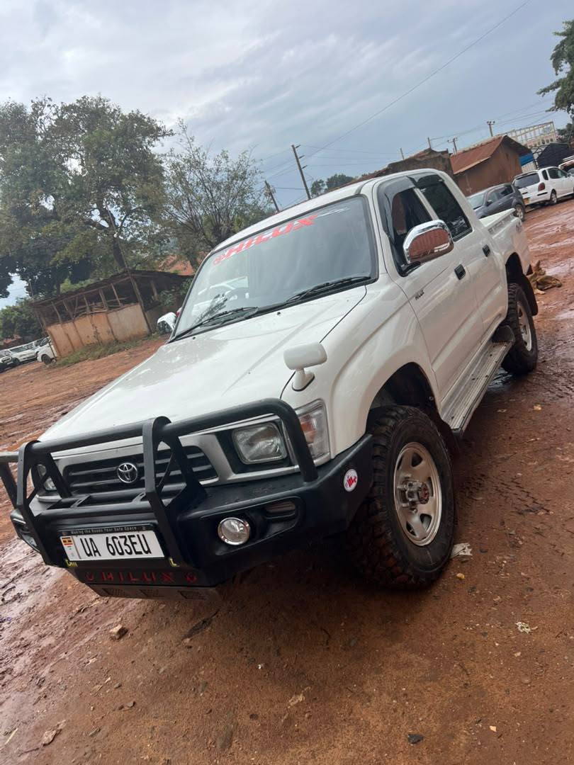 A picture of TOYOTA HILUX