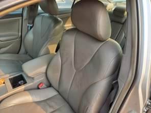 A picture of lagos deal 2009 Toyota Camry weh dey very sharp at