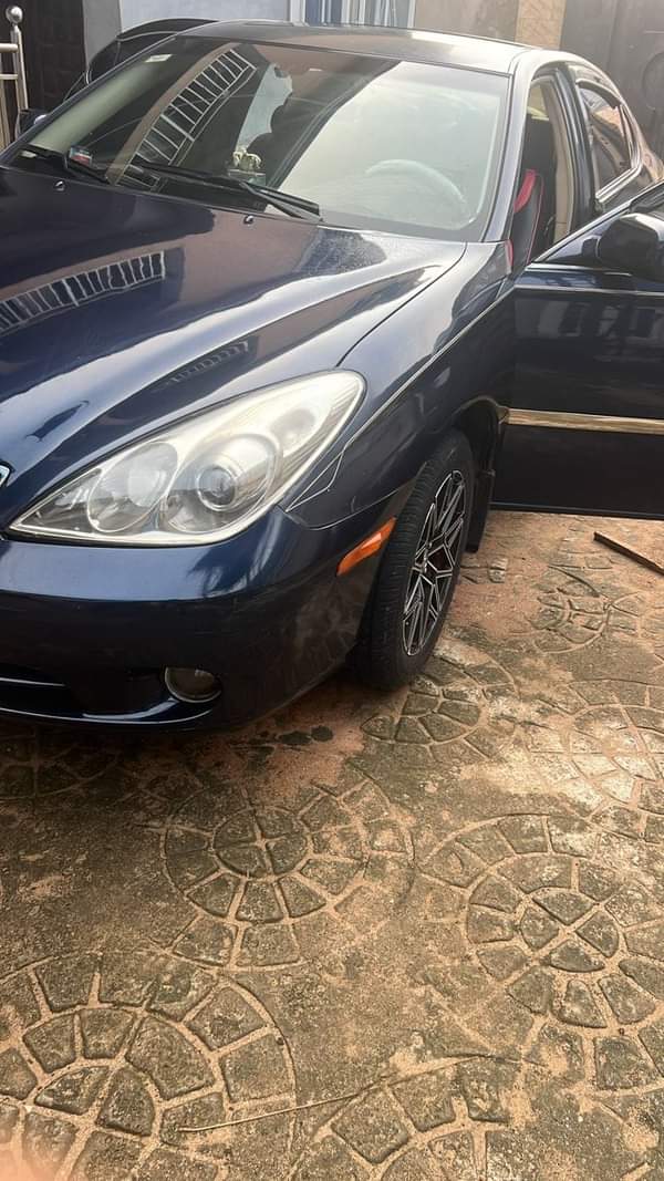A picture of As e dey hot Highest grade Lexus ES 330 Everything