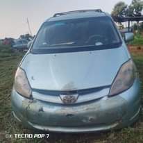A picture of Sienna XLE 07