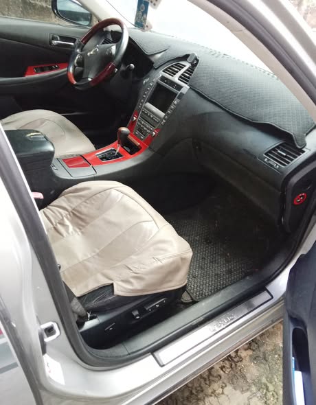 A picture of Lexus ES 350 First body