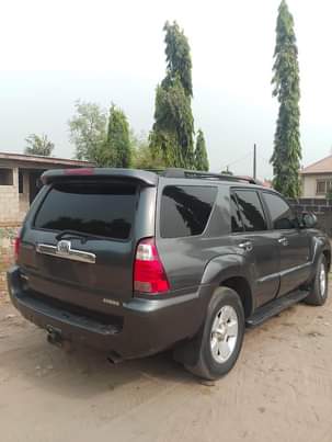 A picture of Toyota 4runner