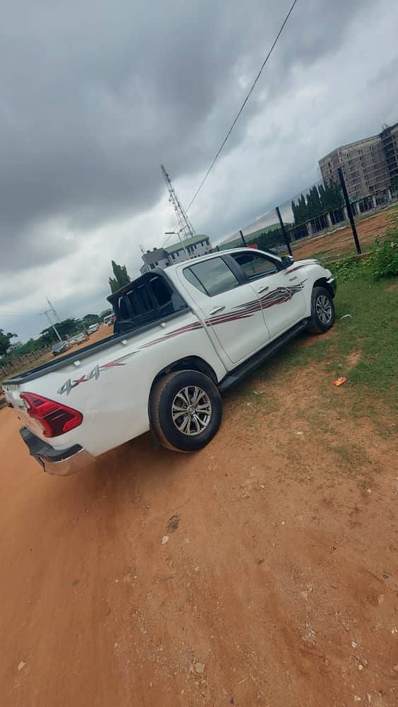 A picture of  DISTRESS SALE Toyota Hilux 2020 model manual