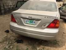 A picture of Toyota Avalon 2002