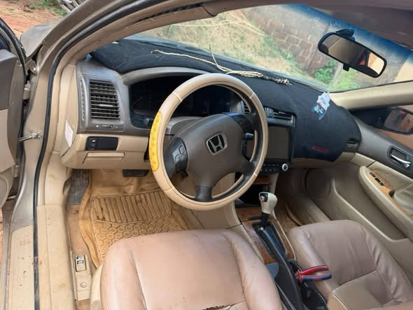 A picture of Honda Accord 05