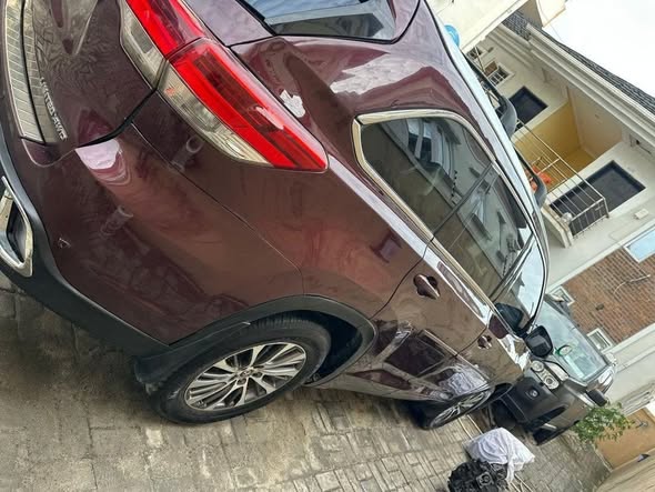 A picture of 2015 Toyota highlander