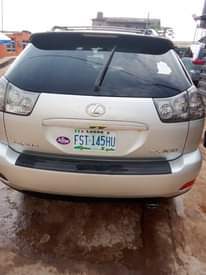 A picture of RX 330 2005 LESS THAN A YEAR USED SUPER CLEAN