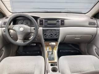 A picture of 2004 Toyota Corolla 04