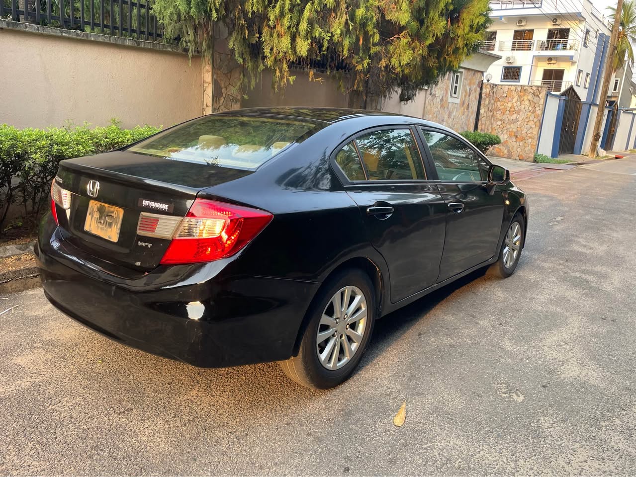 A picture of HONDA CIVIC 2012 09166919337