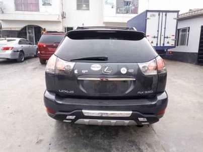 A picture of 2005 Lexus Rx 330 first body good engine good gear