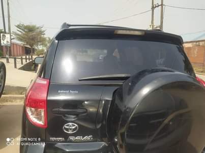 A picture of Toyota rav 4 2009 model 4 months used car