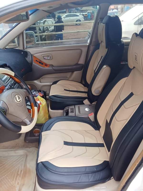 A picture of Lexus Rx 300 for sale Engine and gear intact Buy