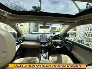 A picture of 2010 Model Toyota Vanguard Sunroof Roof rail Half Leather Seat