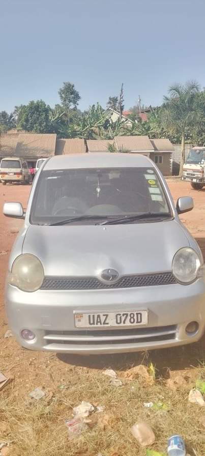 A picture of Toyota Sienta