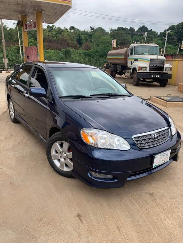 A picture of Clean Nigeria used Toyota Corolla 04 just buy and drive