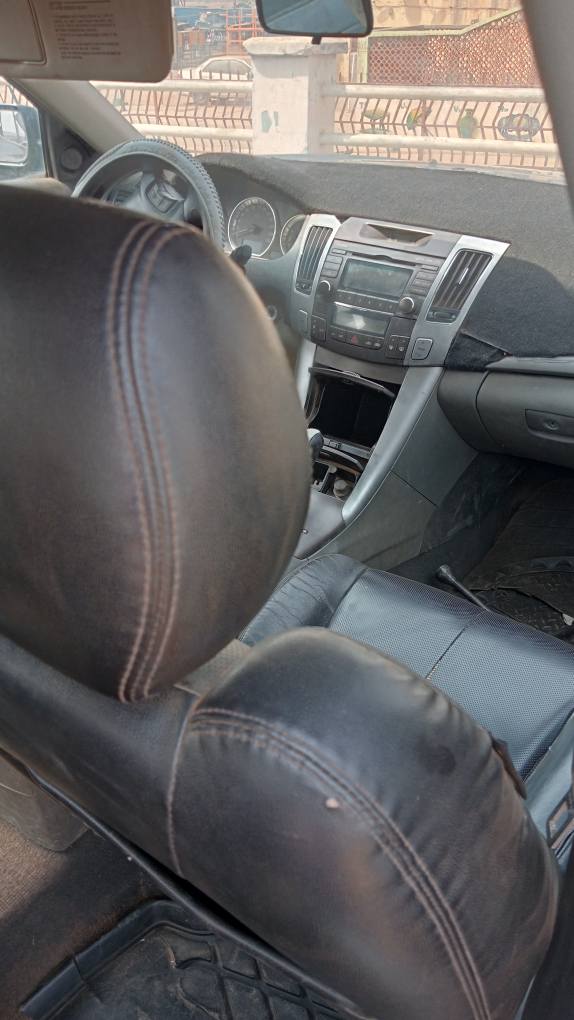 A picture of Hyundai sonata 2008