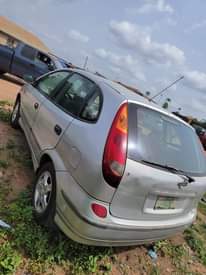 A picture of A clean Nissan tino