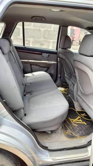 A picture of Hyundia Santa 07 first body everything working perfectly engine gear