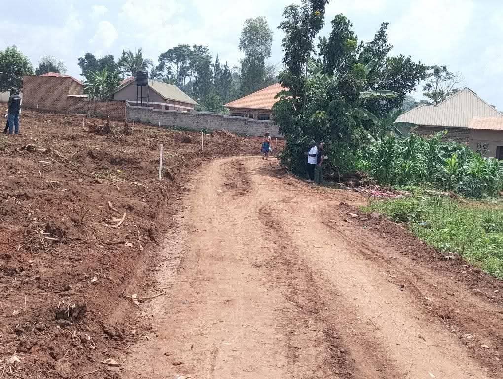 A picture of Commercial prime plots for sale located in wakiso Namusera mabombwe